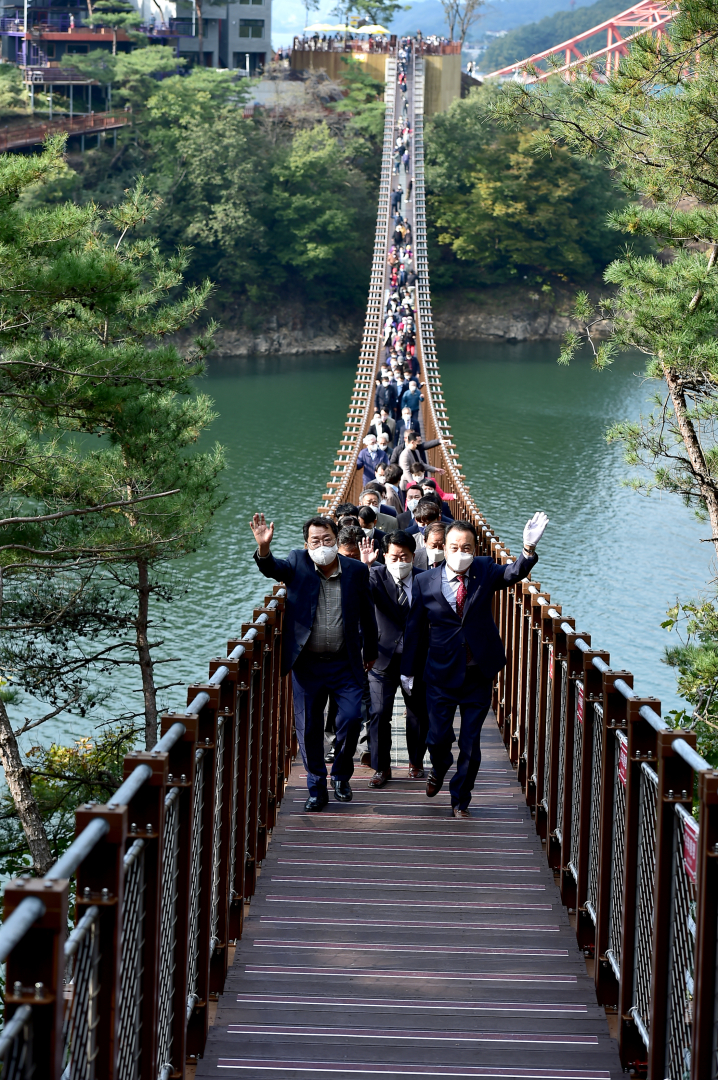 제천 옥순봉 출렁다리 개통 이미지 2