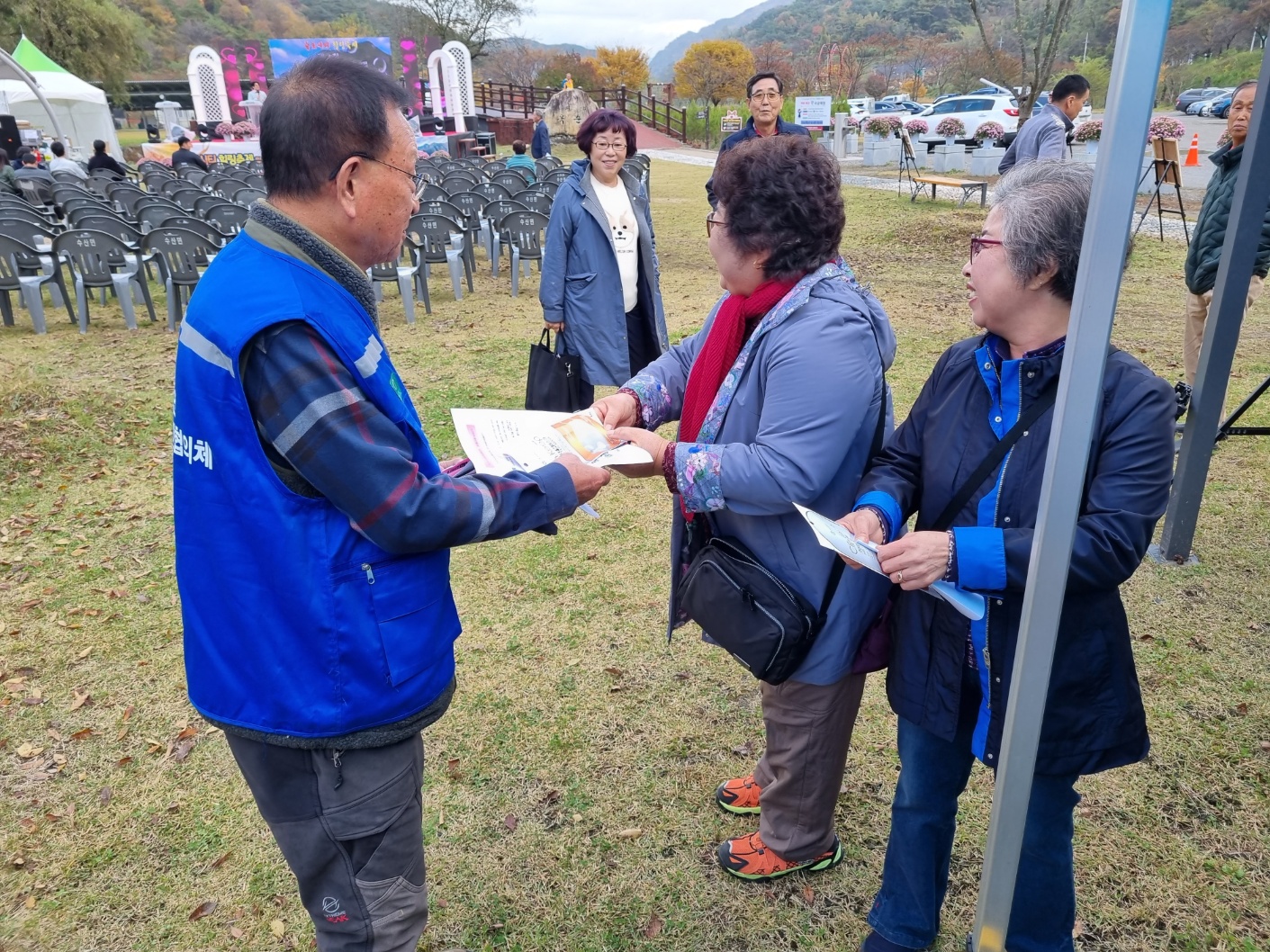 수산면 지역사회보장협의체, 복지 위기가구 발굴 캠페인 실시 이미지 2