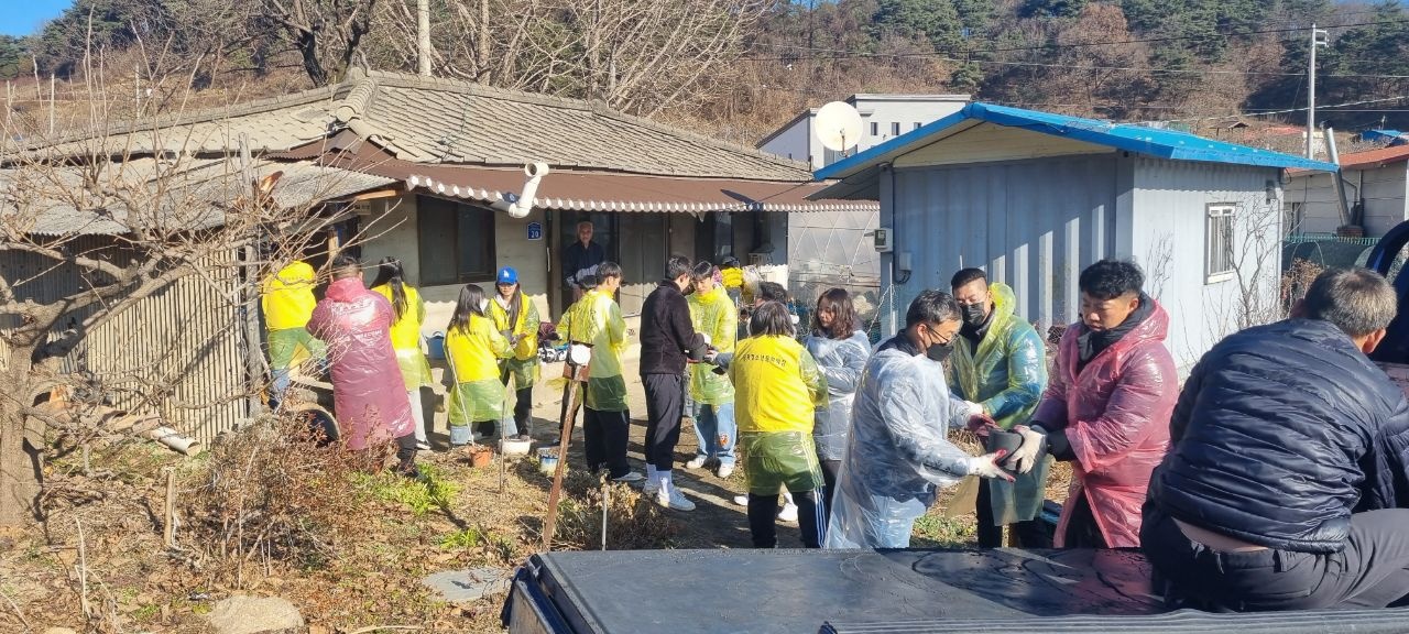 장락청소년문화의집 ·제천중앙로타리클럽 사랑의 온기 연탄나눔 이미지 2