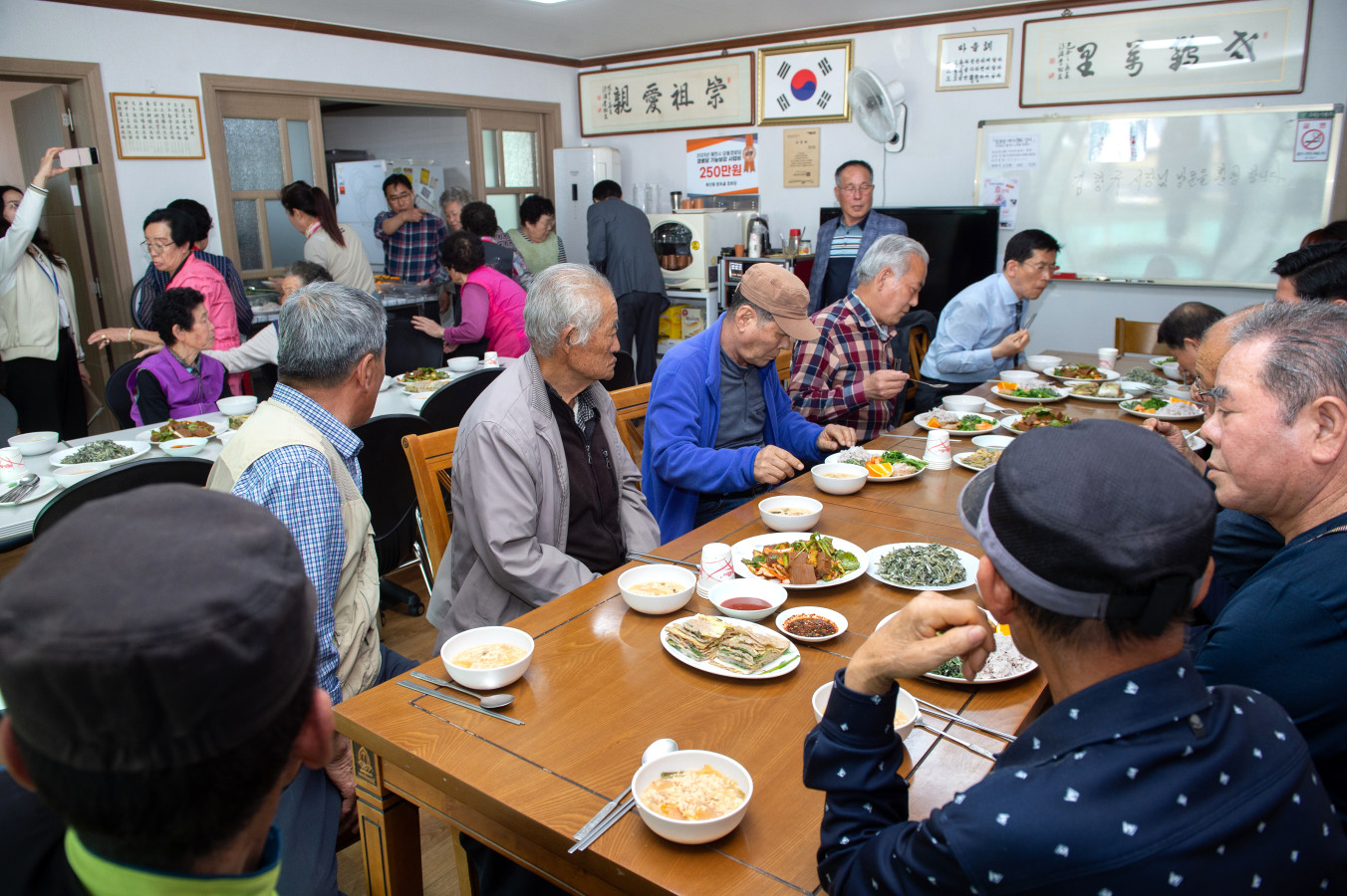 제천시의 든든한 동행 아이부터 어르신까지 「소외 없는」행복 제천! 이미지 1