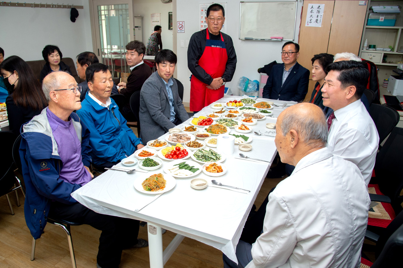 우리 동네 경로당 따뜻한 밥한끼로 행복 플러스+ 이미지 1