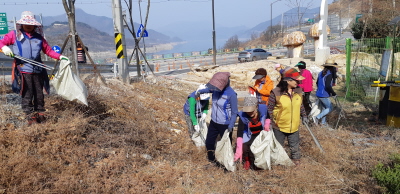 청풍면 학현리부녀회 환경정화활동 실시 이미지 1
